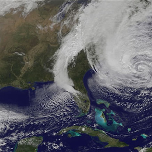 El huracán Sandy sigue dejando un paso destructor en la costa este de los Estados Unidos