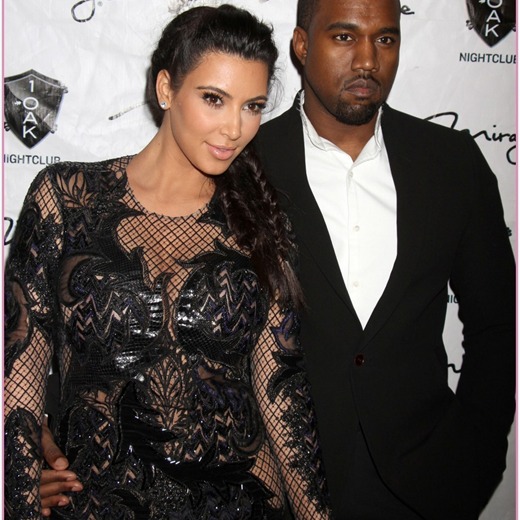 Kardashian quiere lucir embarazo al desnudo