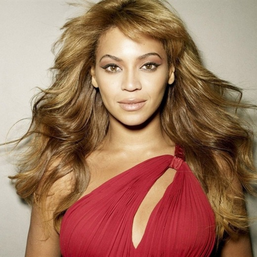 Cabello de Beyonce queda atascado en ventilador