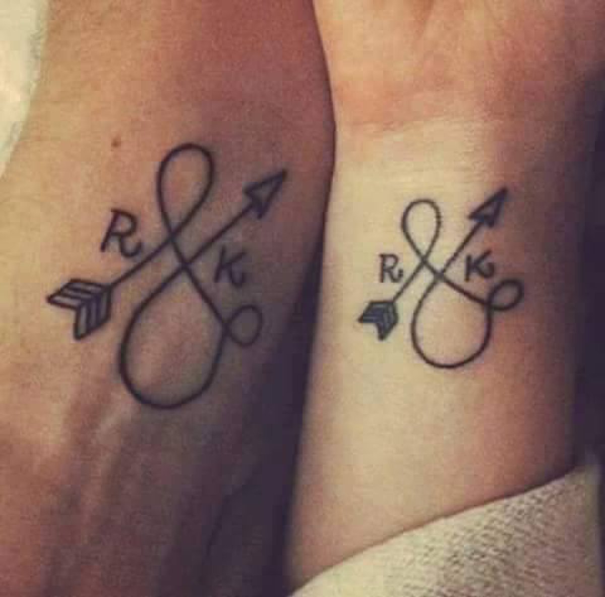 Estos son los tatuajes perfectos para hacertelos en pareja