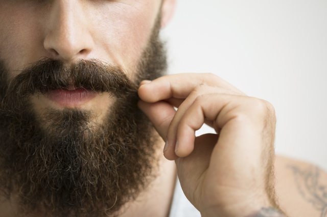 Estudio demuestra que los chicos con barba son más infieles ¿será?