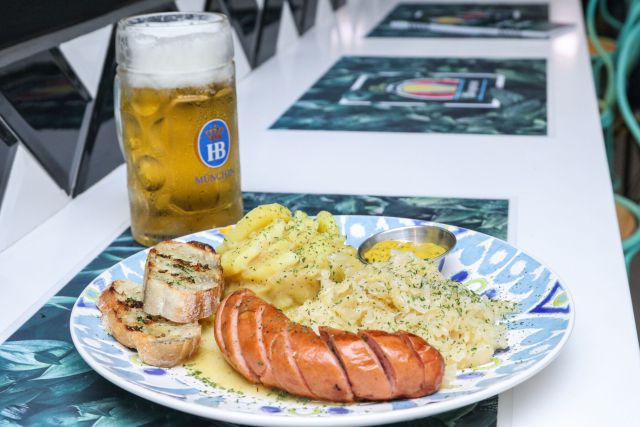 'Illig Biergarten' se expande para que los ticos se enamoren de la comida alemana