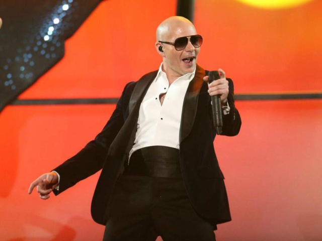 Pitbull hizo cover de esta famosa canción e Internet no se lo perdona