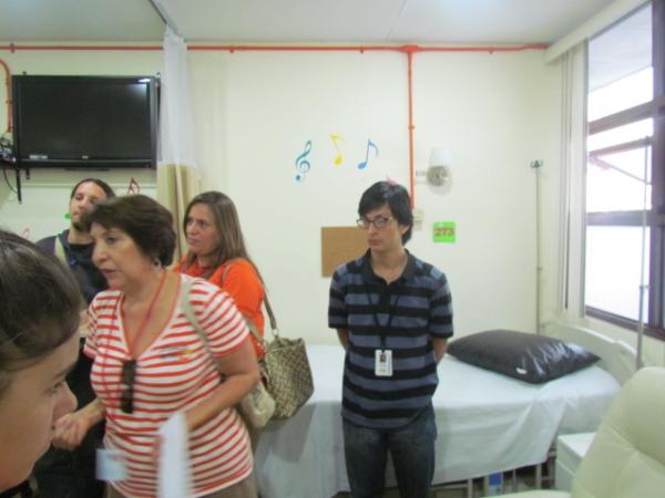 Locutores en la Sala de Oncología del Hospital San Juan de Dios.